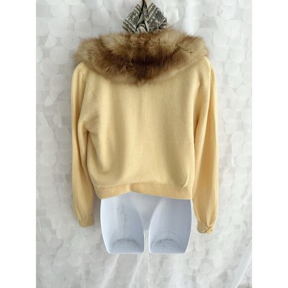 VTG 50s Women’s M 100% Cashmere Yellow Cardigan Sweater Mink FUR Collar Jeweled - Picture 4 of 14